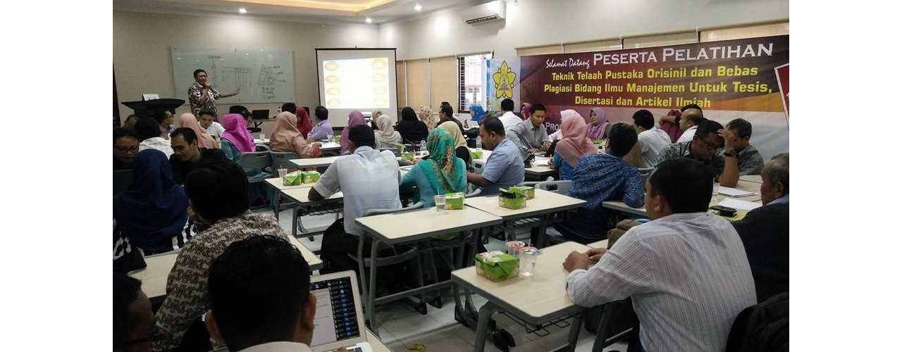 Pelatihan Teknik Telaah Pustaka Orisinil dan Bebas Plagiasi