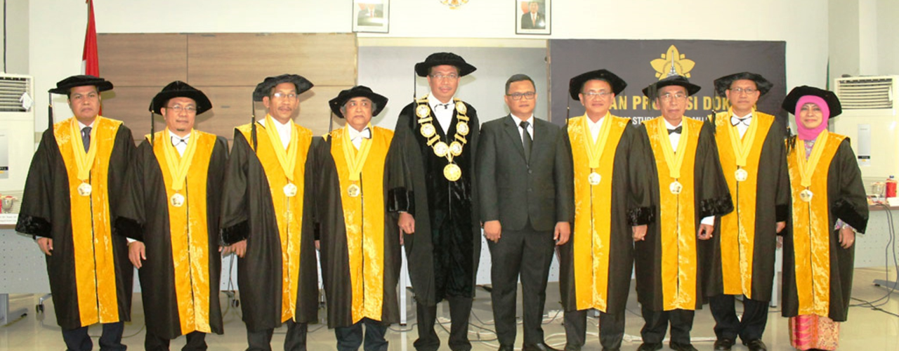 Ujian Promosi Doktor Hendra Syahputra