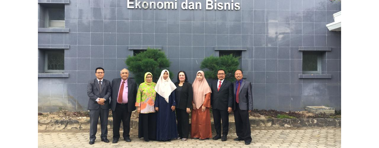 Foto bersama Penguji Ujian Tertutup An. Nurlina